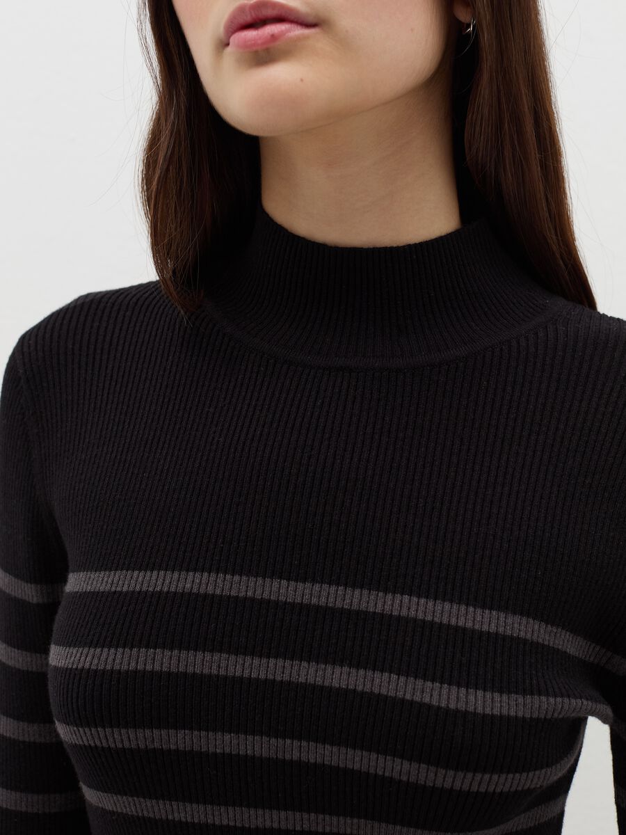 Pullover with striped mock neck_2