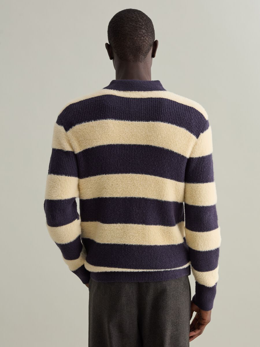 Striped pullover with polo neckline_3