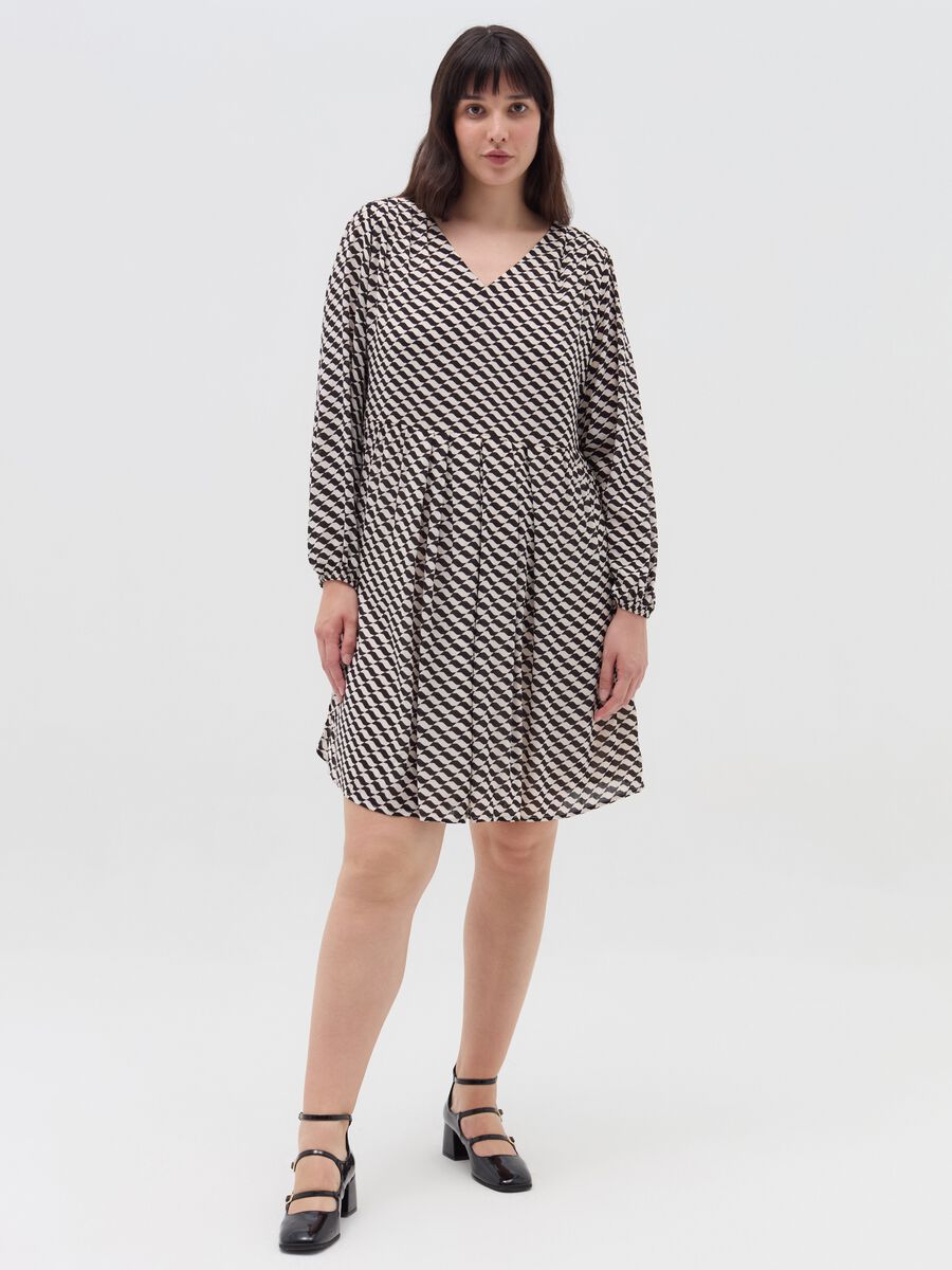 Curvy short dress in viscose with pattern_0