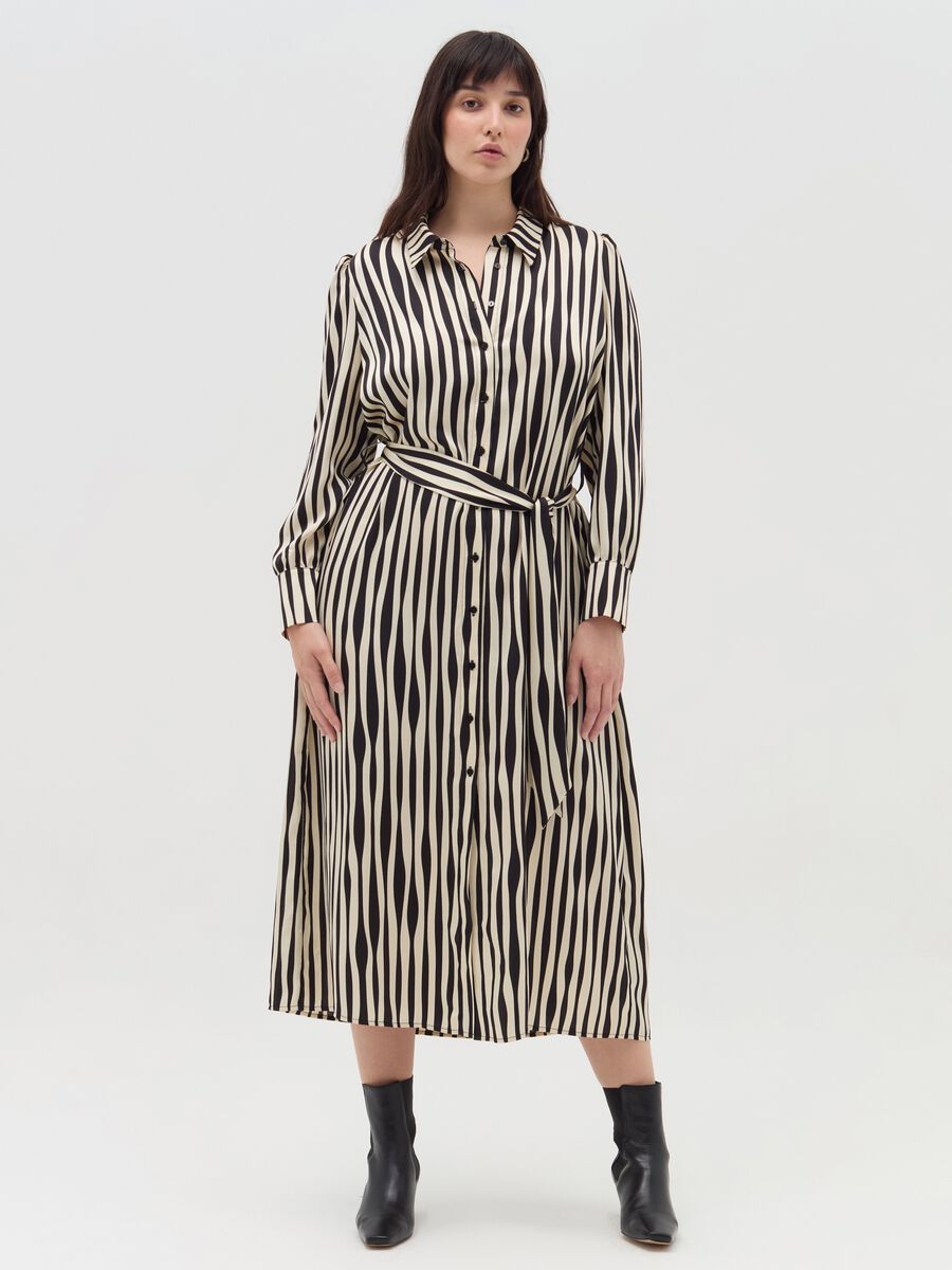 Curvy long shirt dress with stripes_0