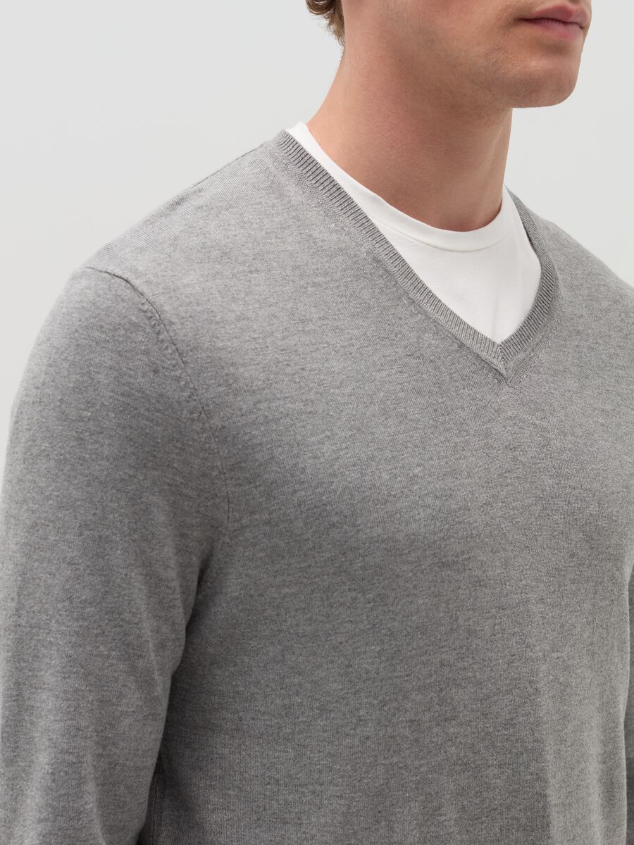 V-neck pullover_3