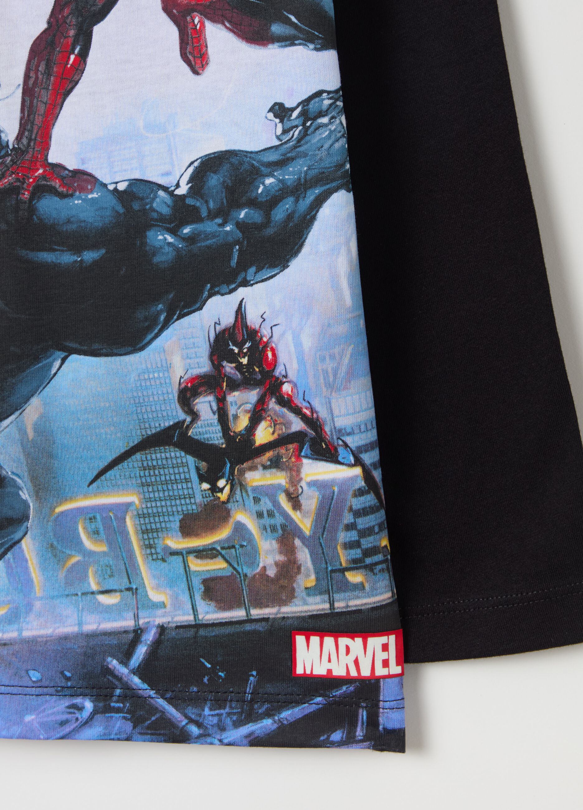 T-shirt with long sleeves and Spider-Man print