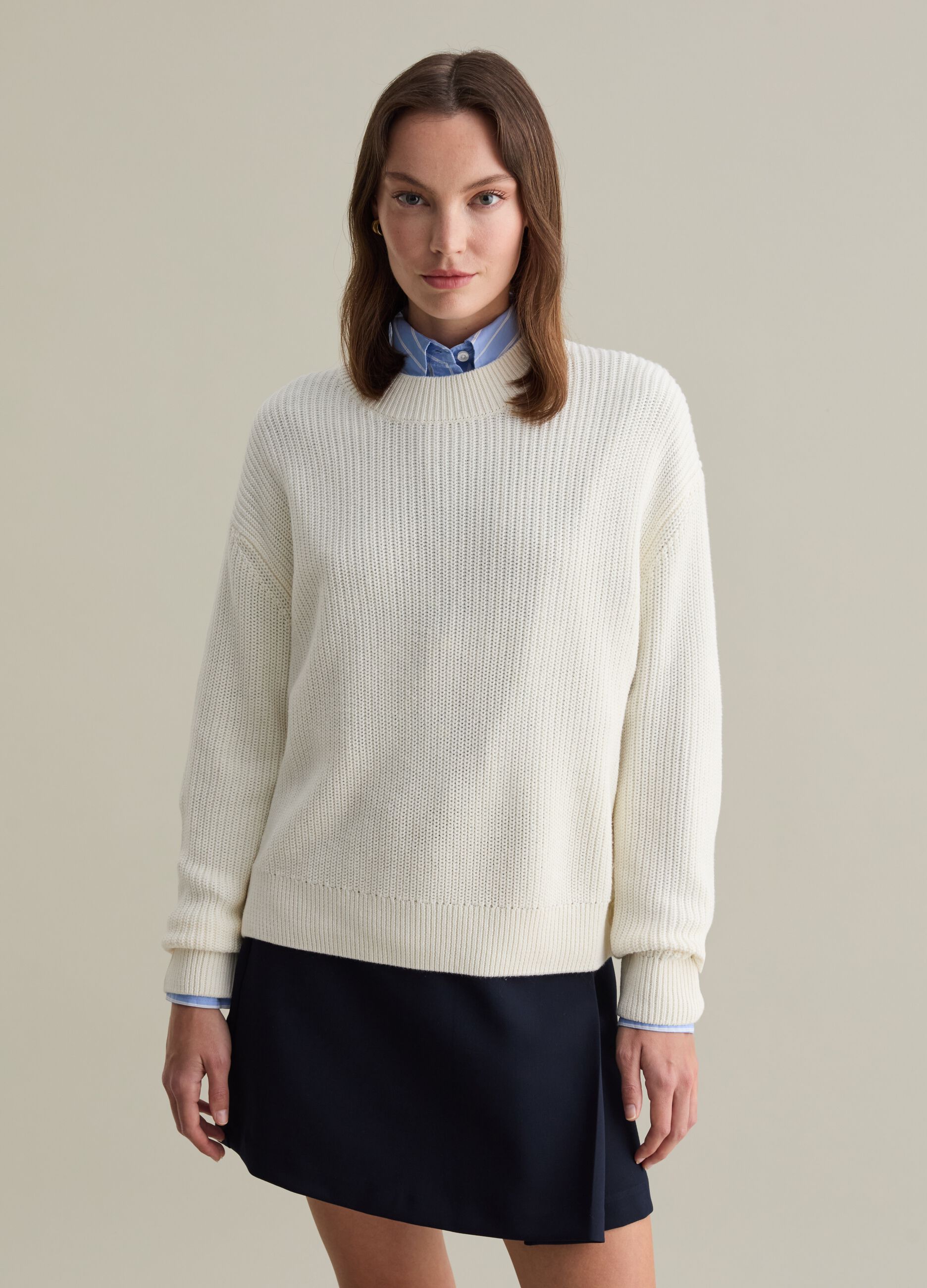 Ribbed pullover with buttons