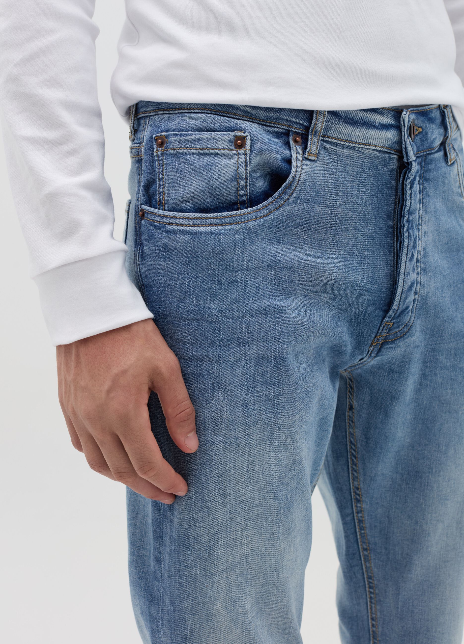 Slim-fit premium jeans in DualFX cotton