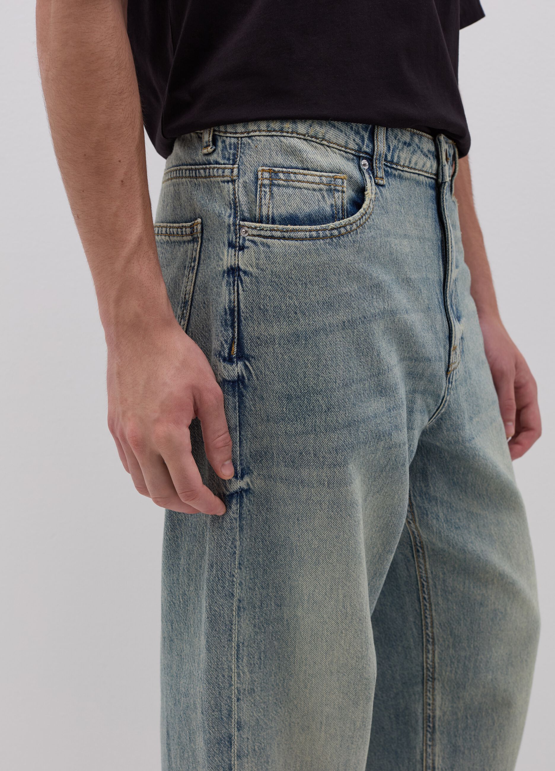 Baggy-fit jeans with five pockets