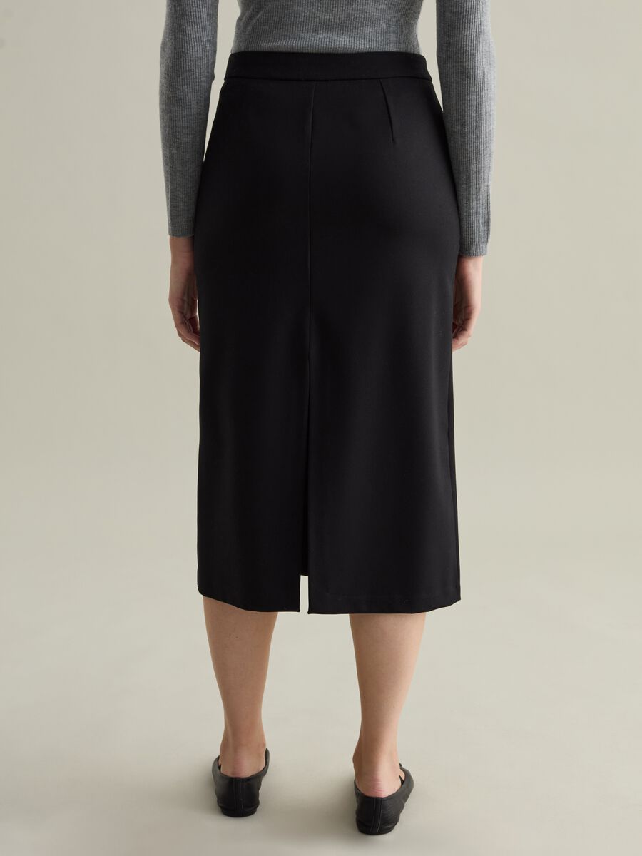 Contemporary midi skirt with split_2