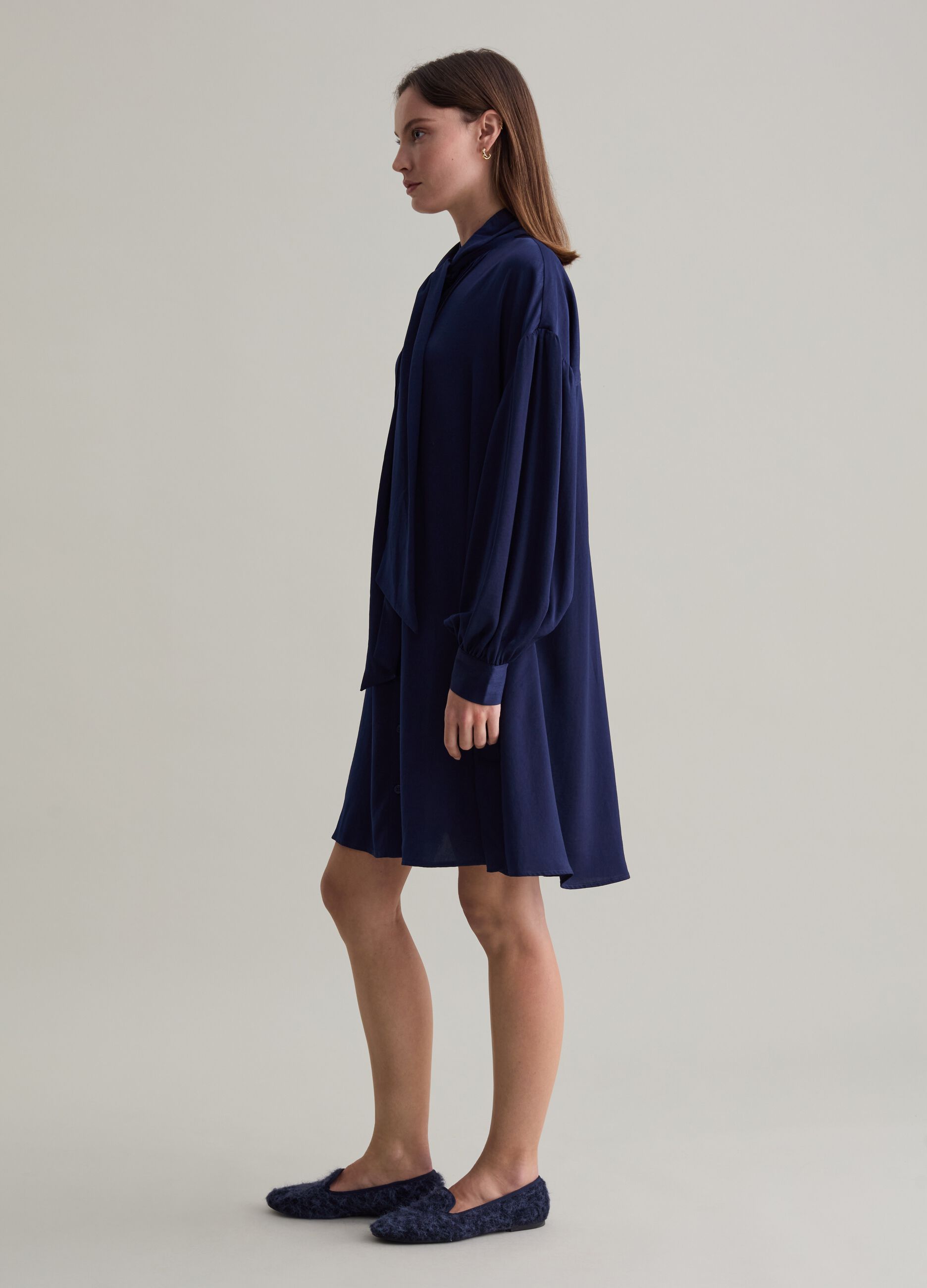 Short shirt dress with foulard