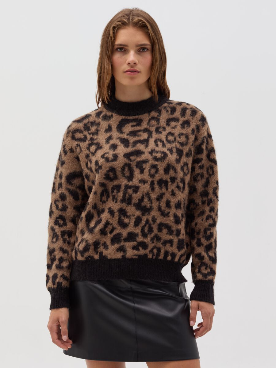 Pullover with animal print motif_1