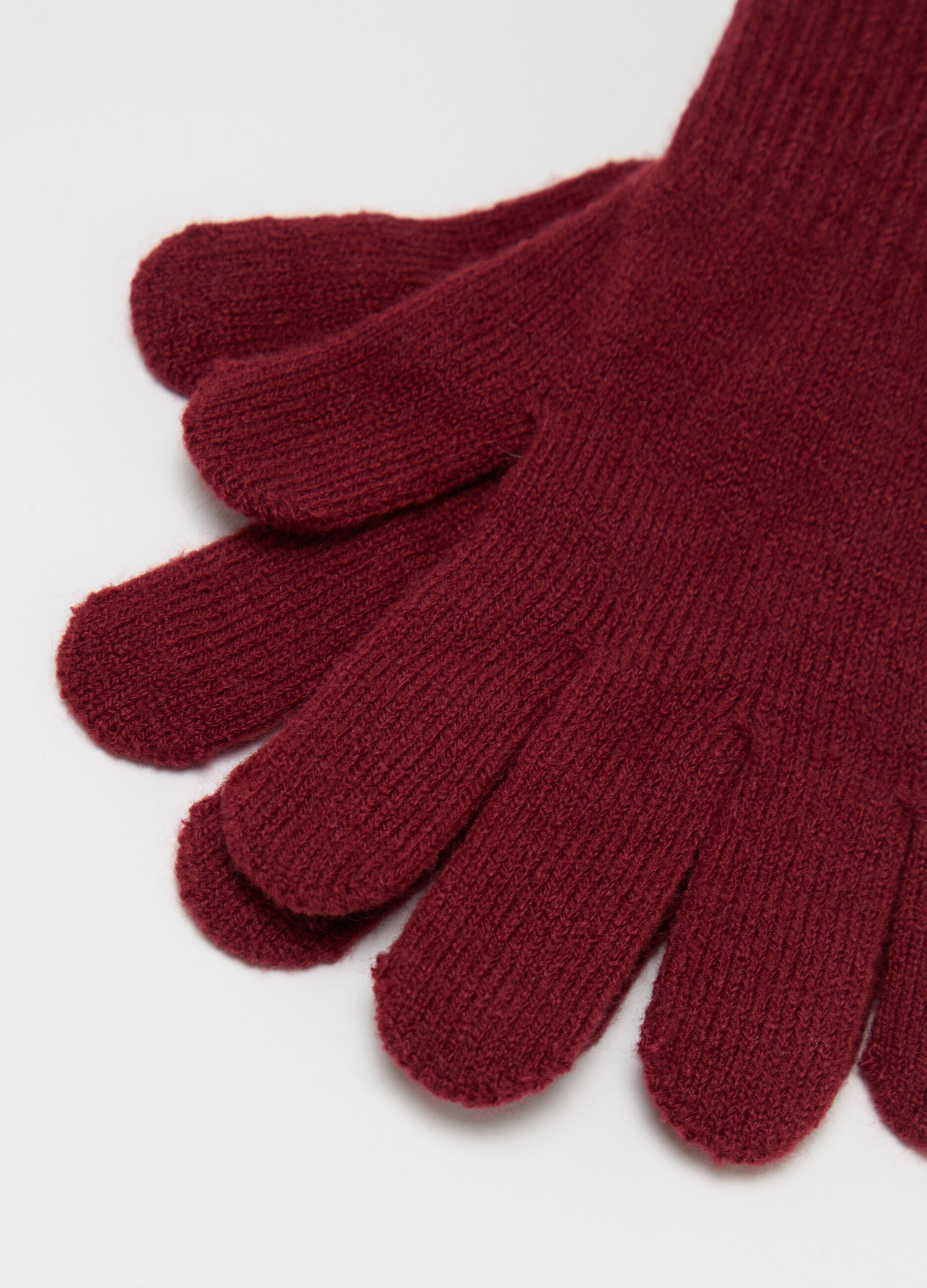 Knitted gloves