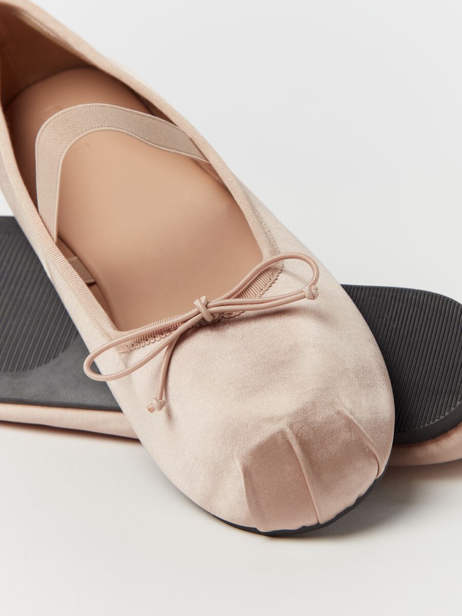 Ballerina flats with elasticated strap_1