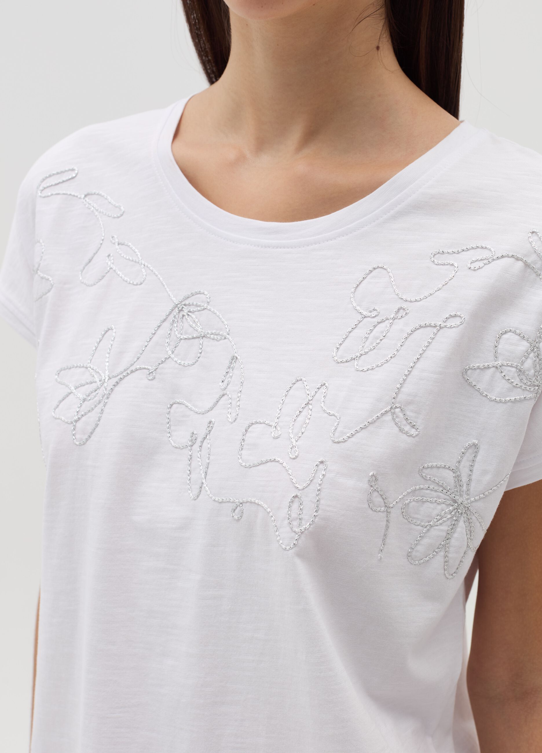 T-shirt with floral embroidery