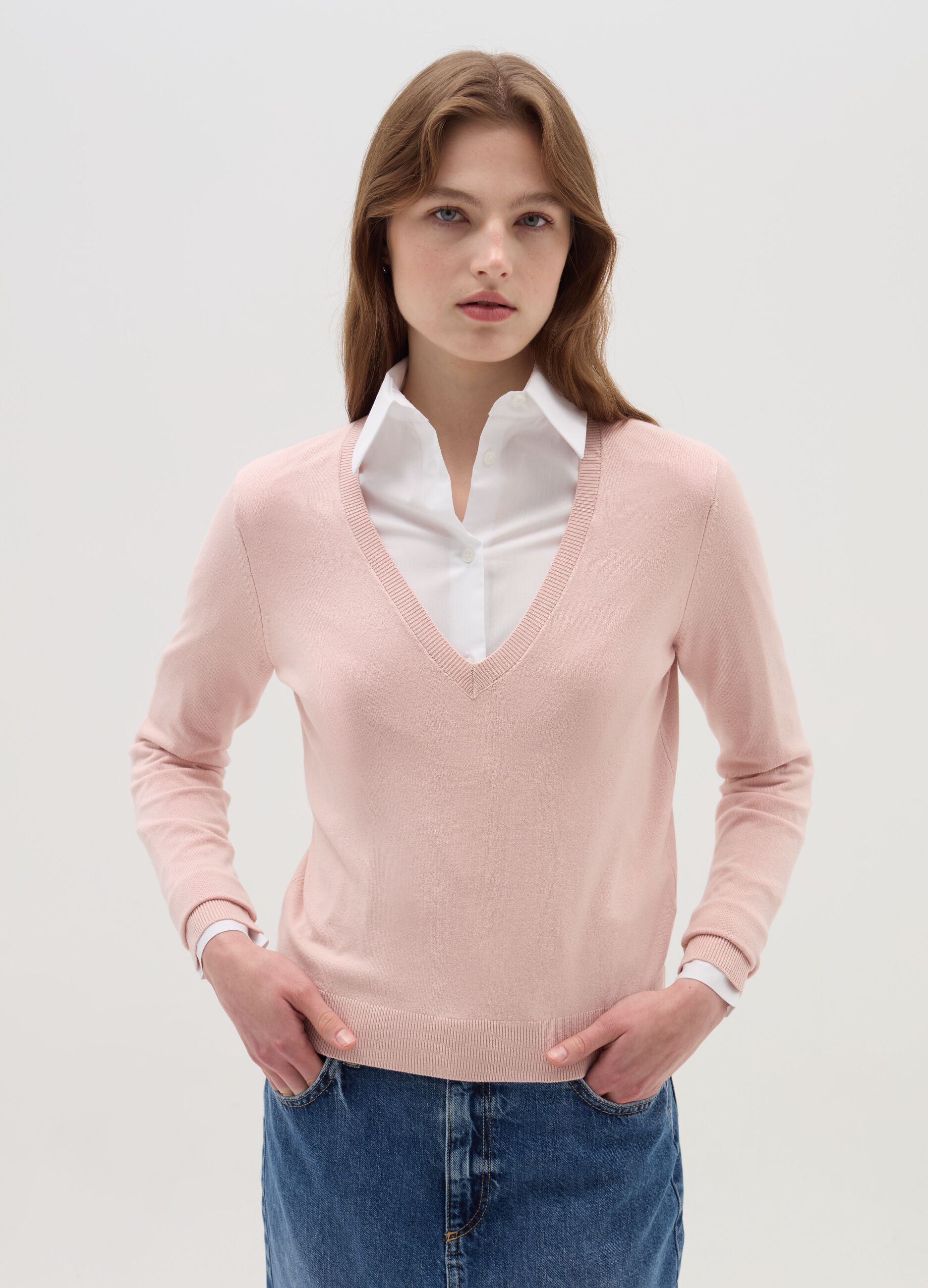 V-neck pullover