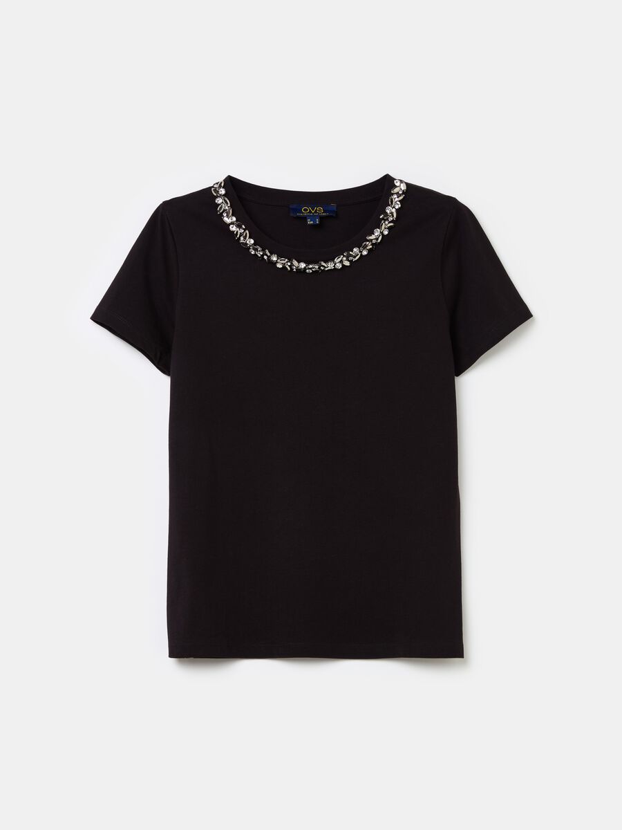 T-shirt with round neck and jewel applications_4