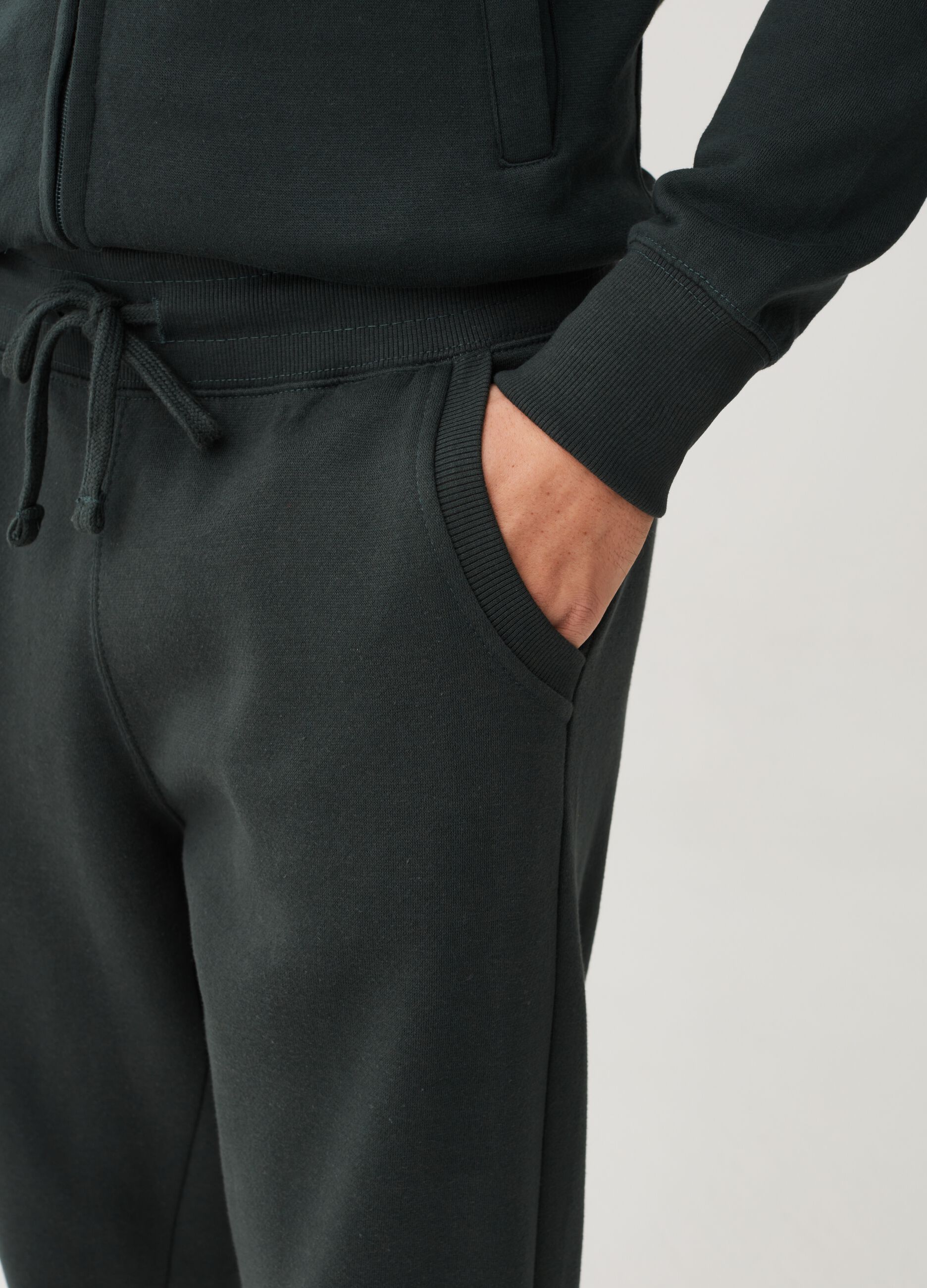 Fleece joggers with drawstring