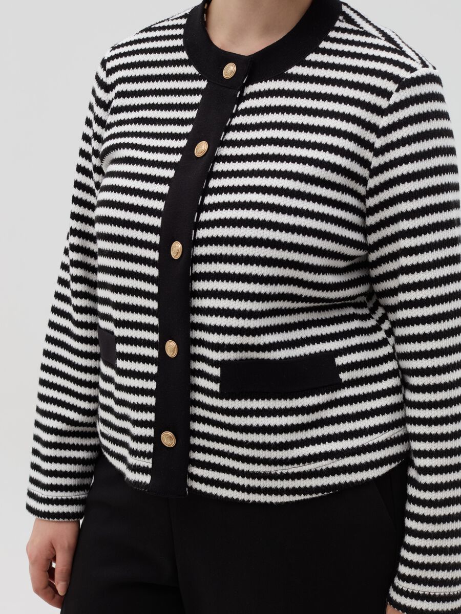 Curvy striped cardigan with golden buttons_2