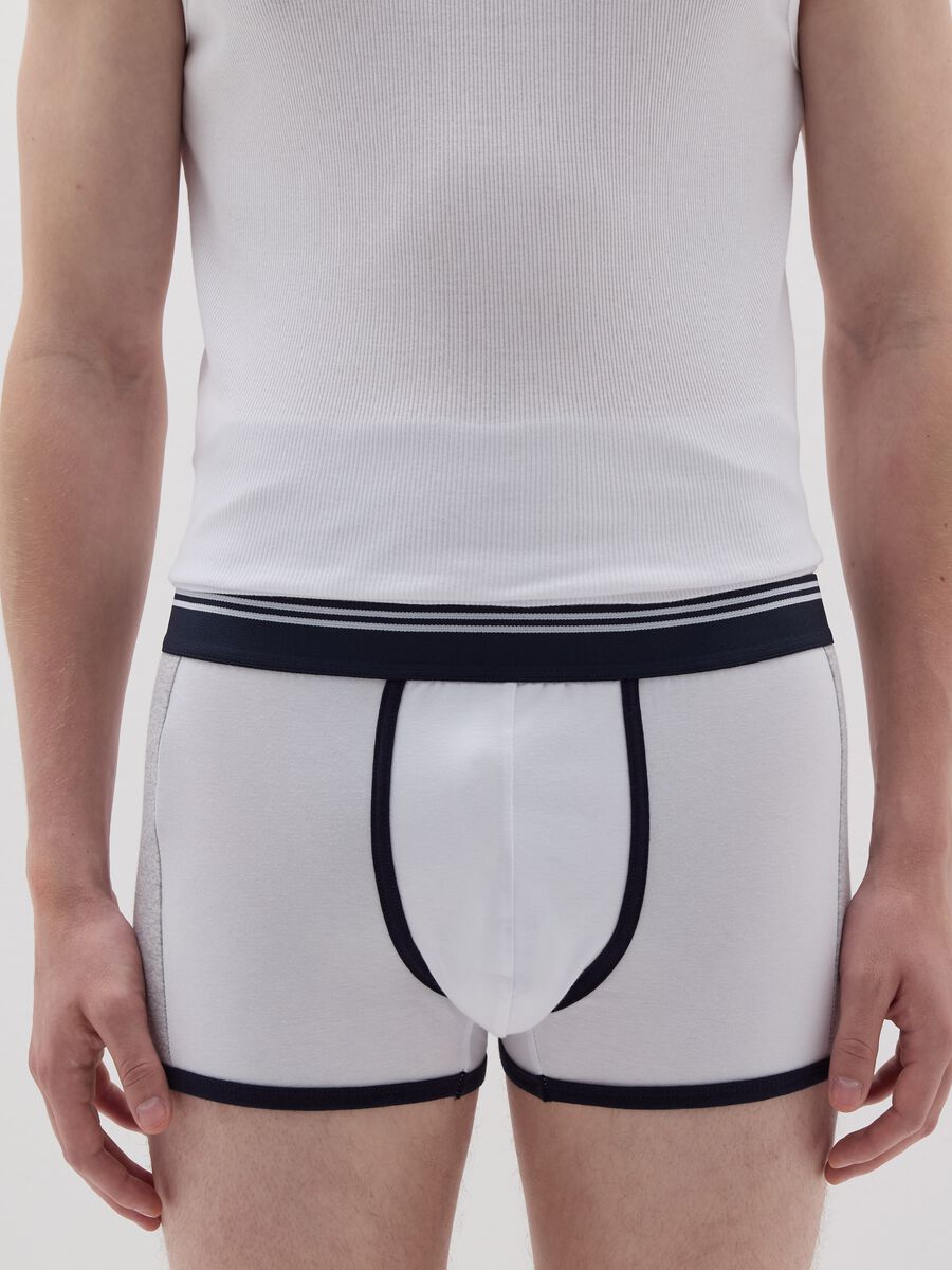 Boxer shorts with contrasting details_1