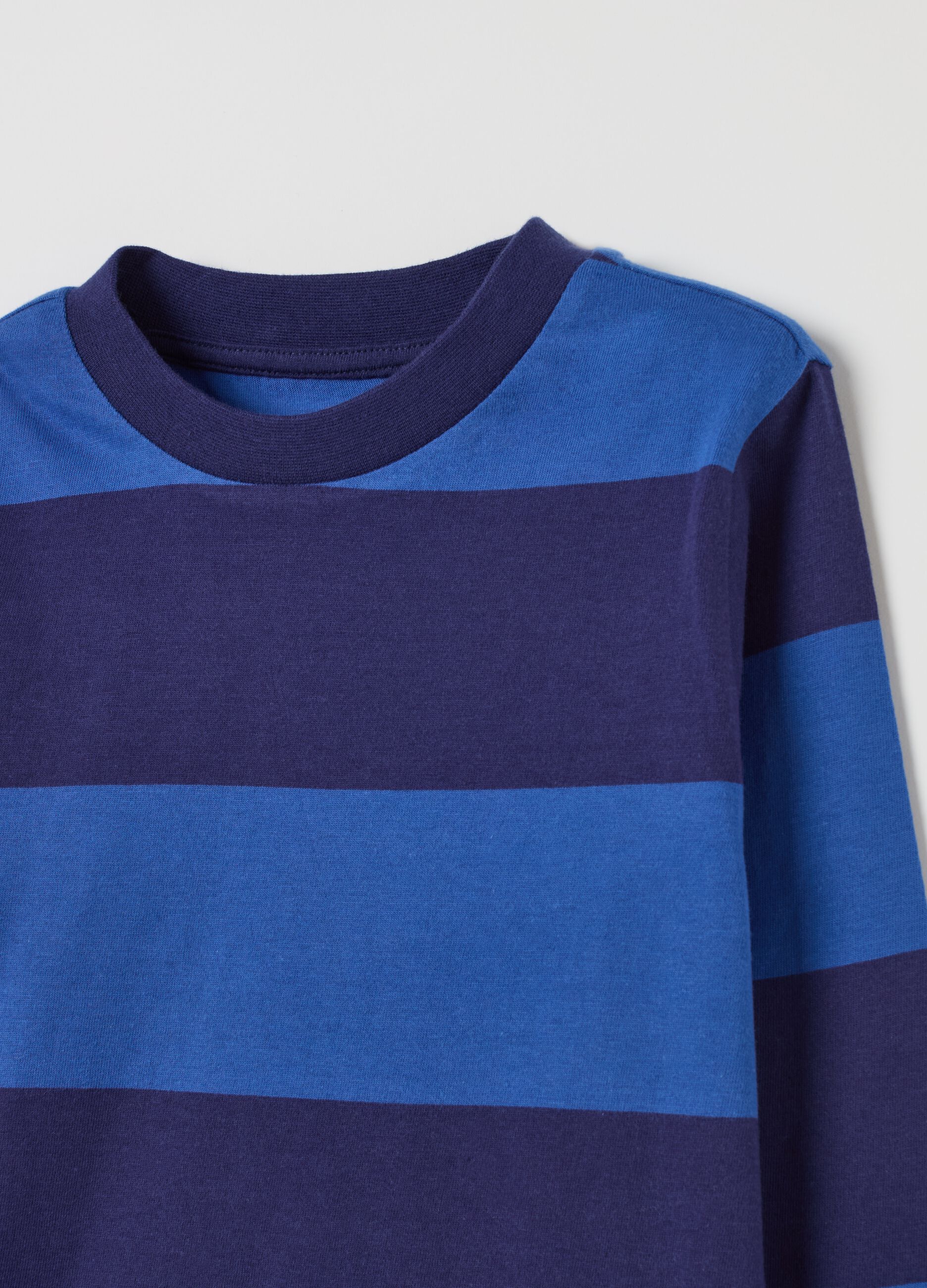 Long-sleeved T-shirt with stripes