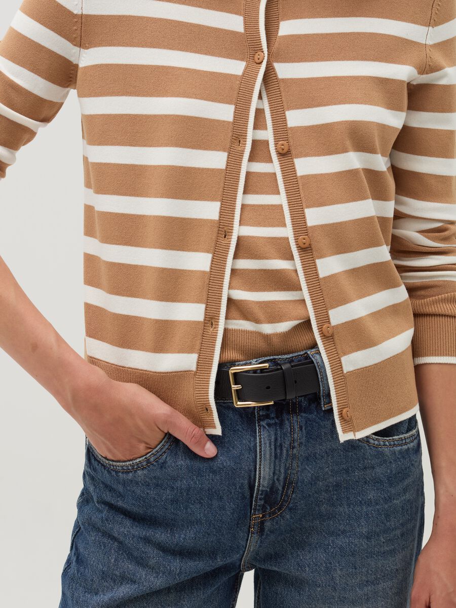 Striped cardigan with round neck_3