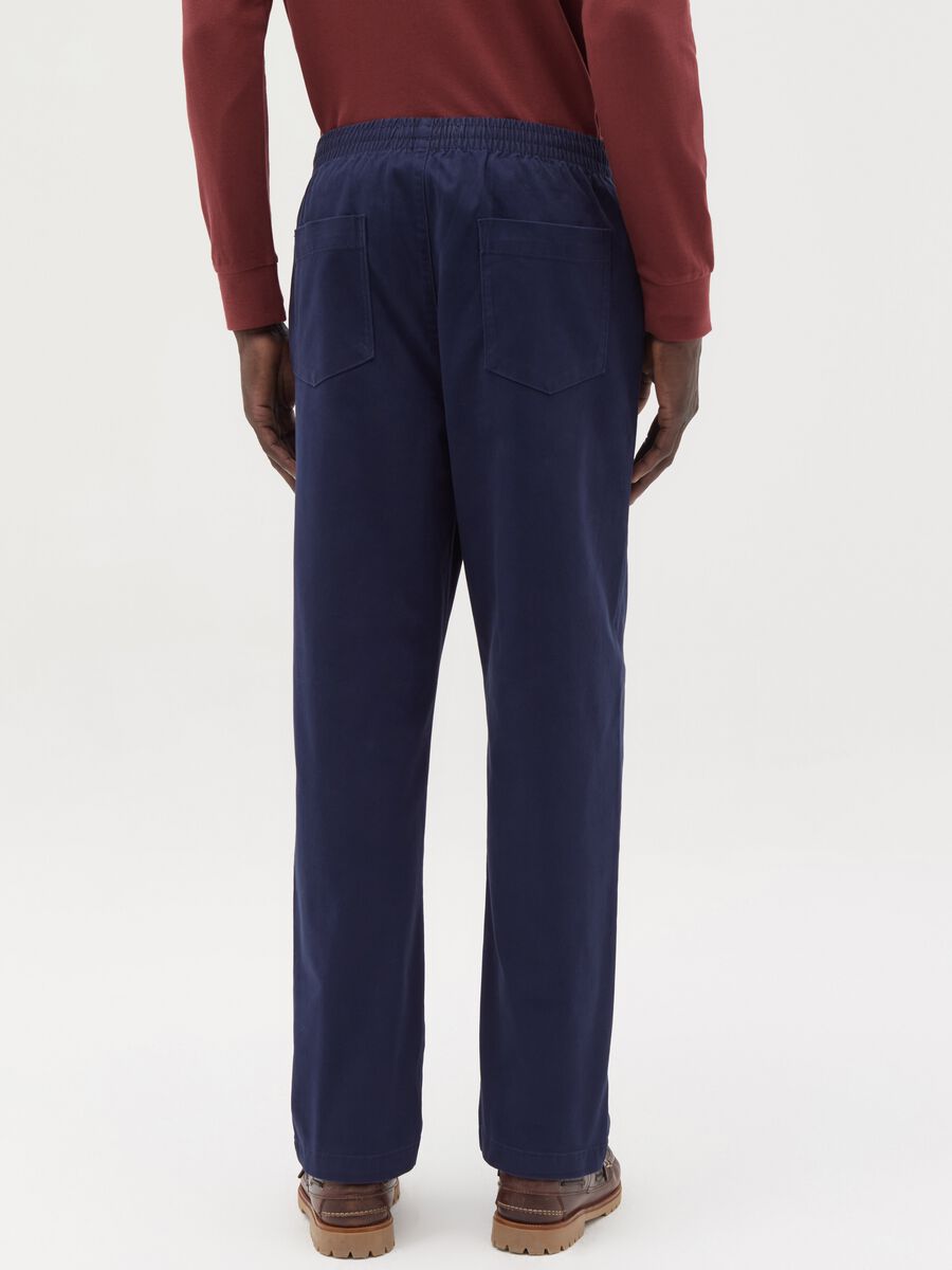 Chino trousers in stretch Oxford cotton_2