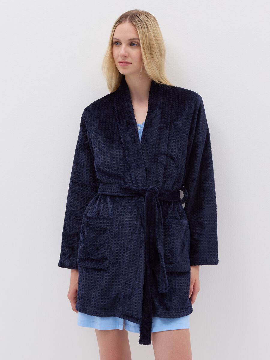 Short dressing gown in waffle weave_0