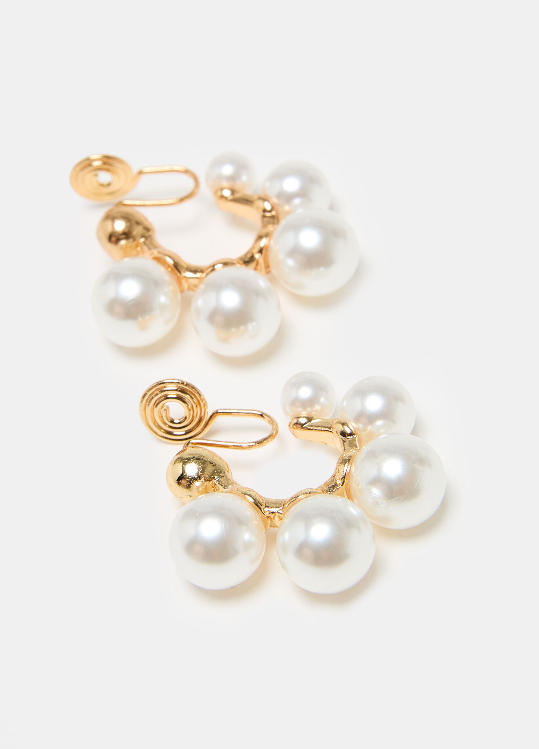 Clip earrings with beads