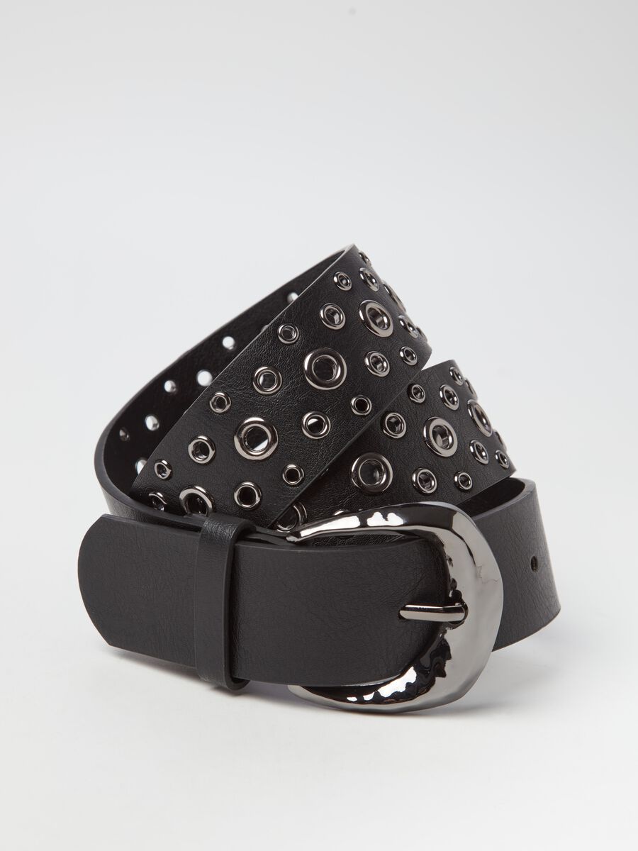 Belt with metal eyelets_2