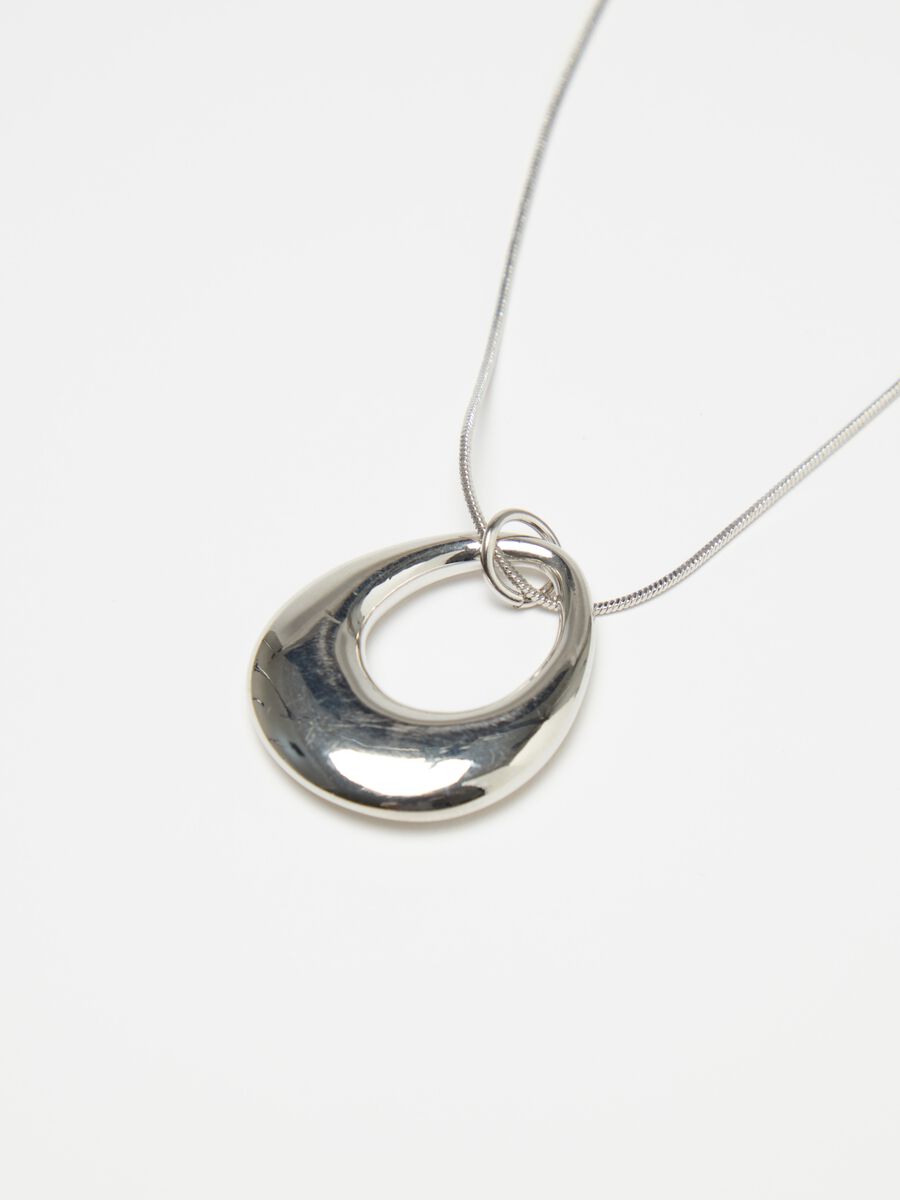 Necklace with drop pendant with hole_1