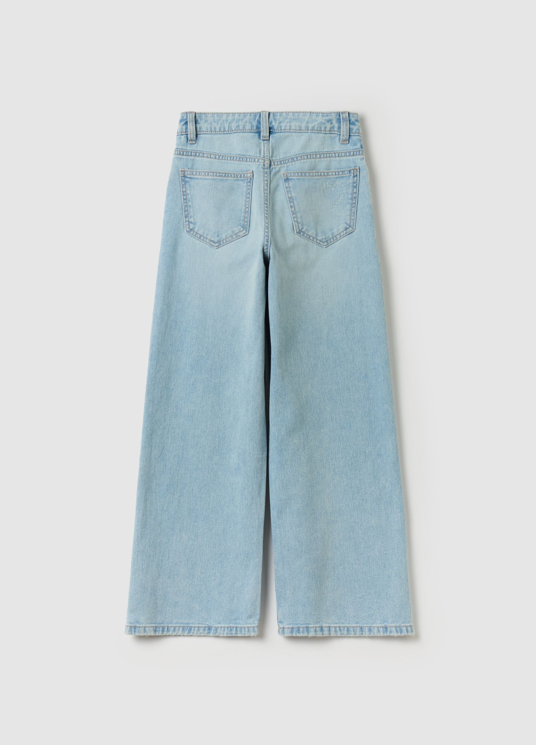 Jeans culotte con cuori ricamati