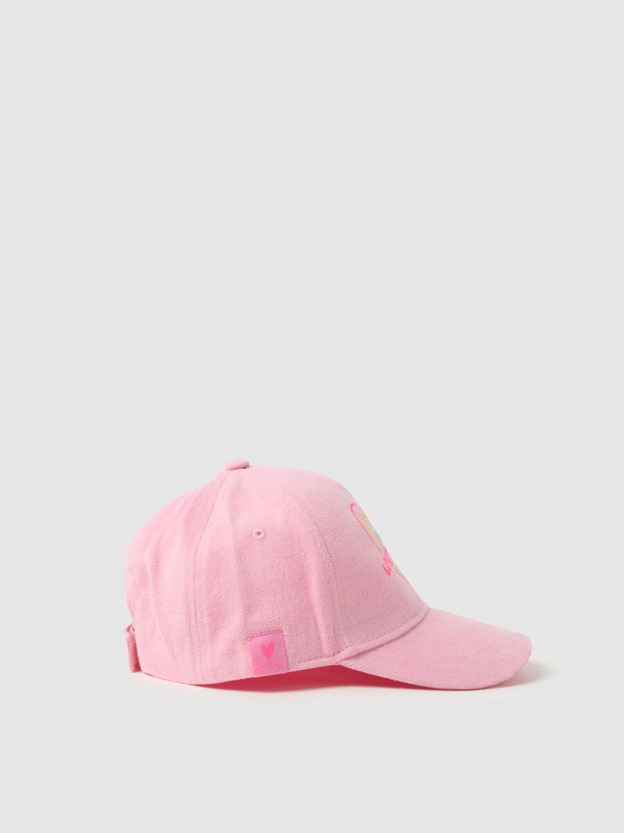 Baseball cap with multicoloured heart_1