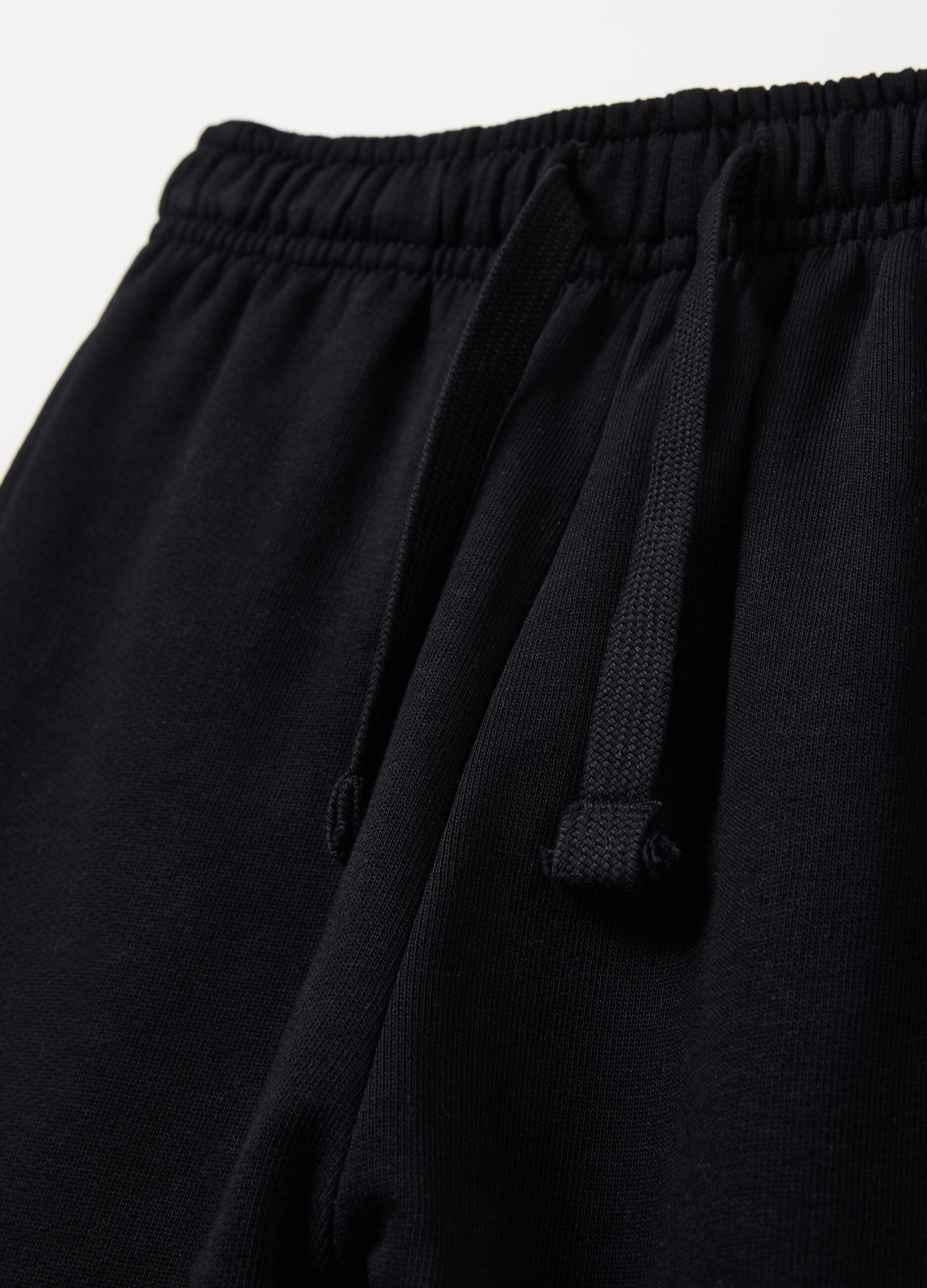 Fleece joggers with pockets and drawstring