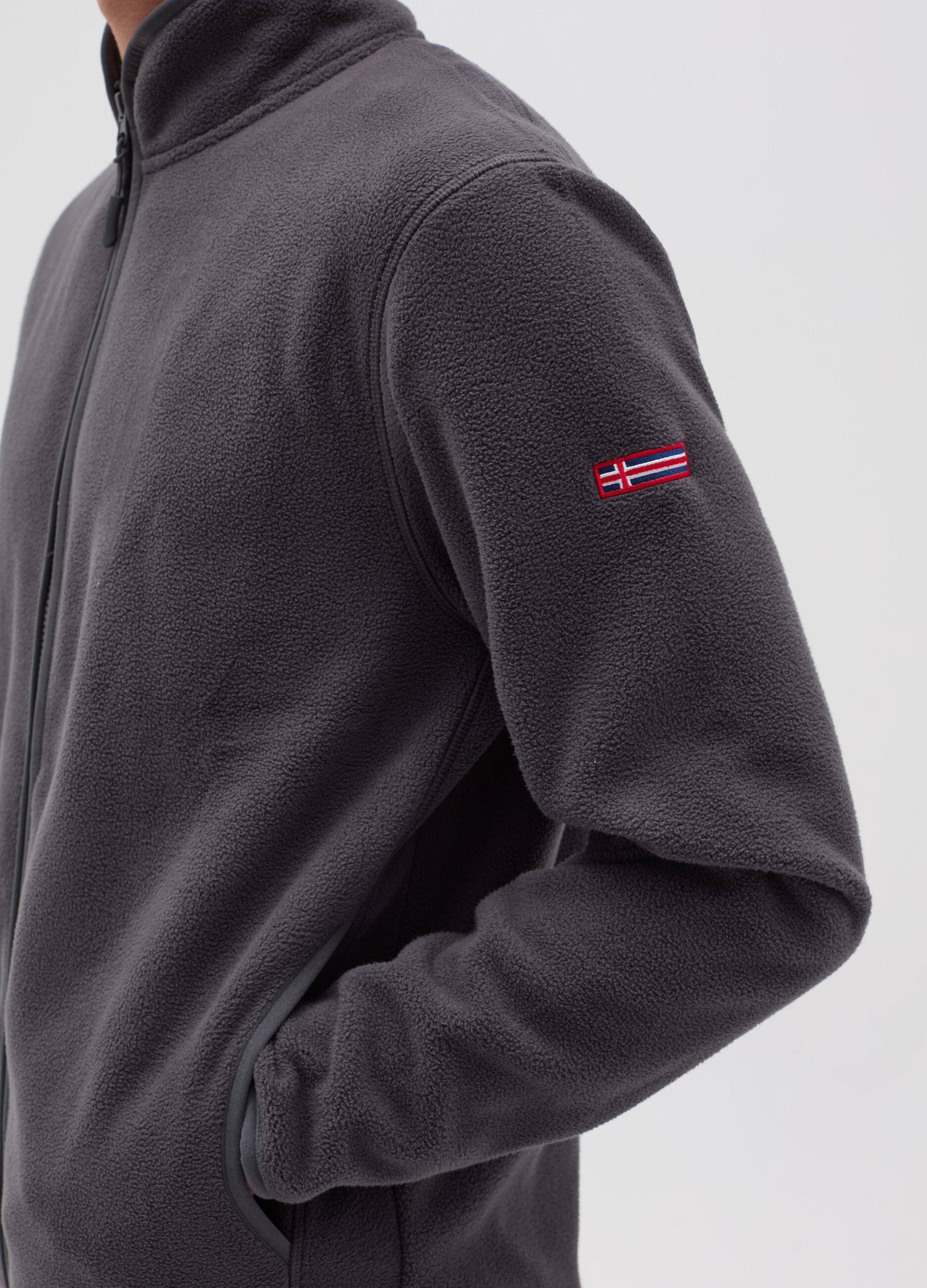 Full-zip sweatshirt in fleece with patch