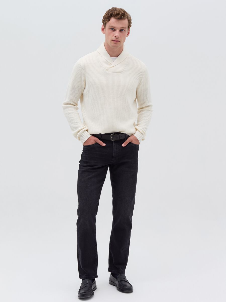 Comfort-fit jeans with five pockets_0