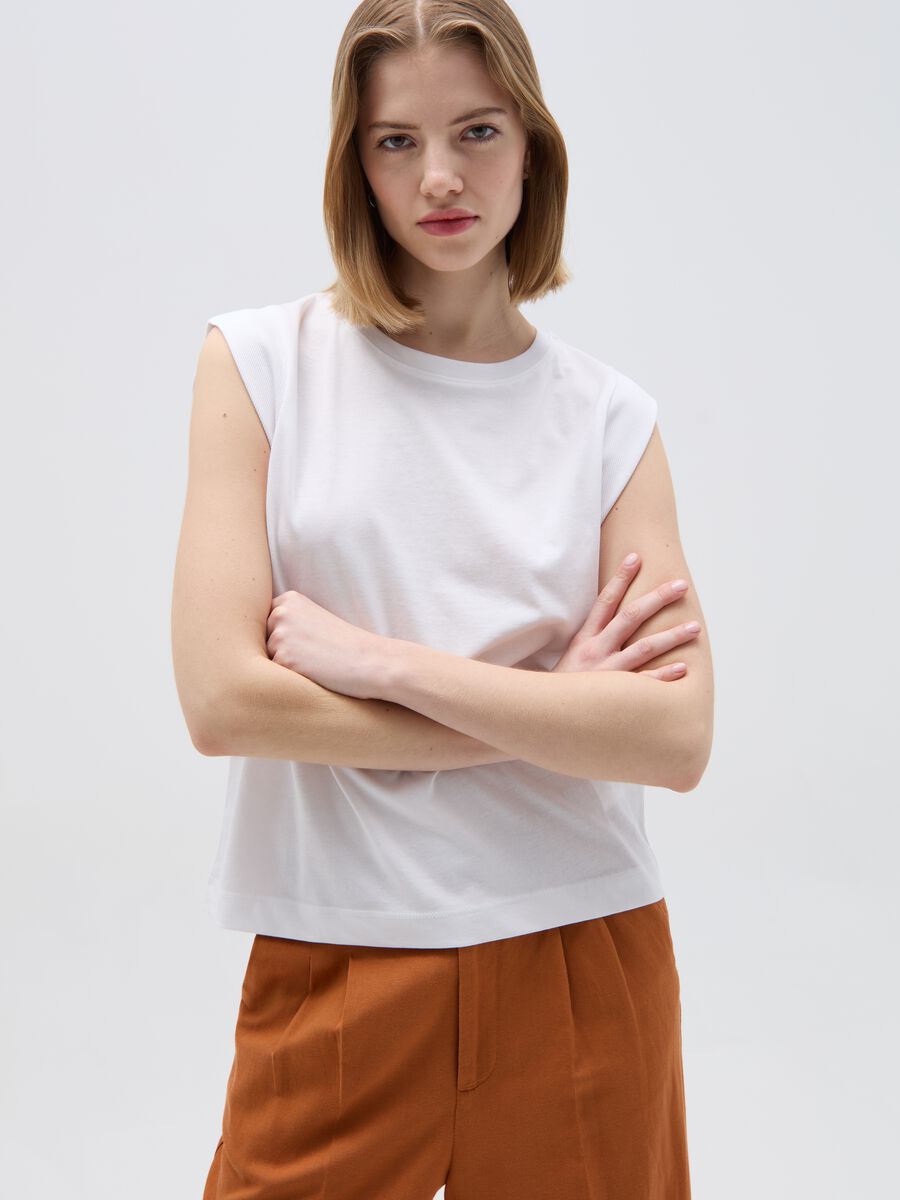 Relaxed-fit sleeveless T-shirt_0