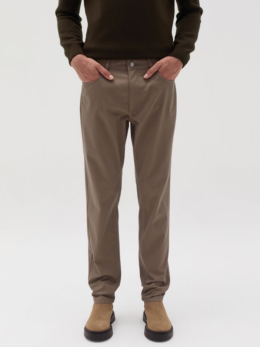 Slim-fit twill trousers with five pockets_1