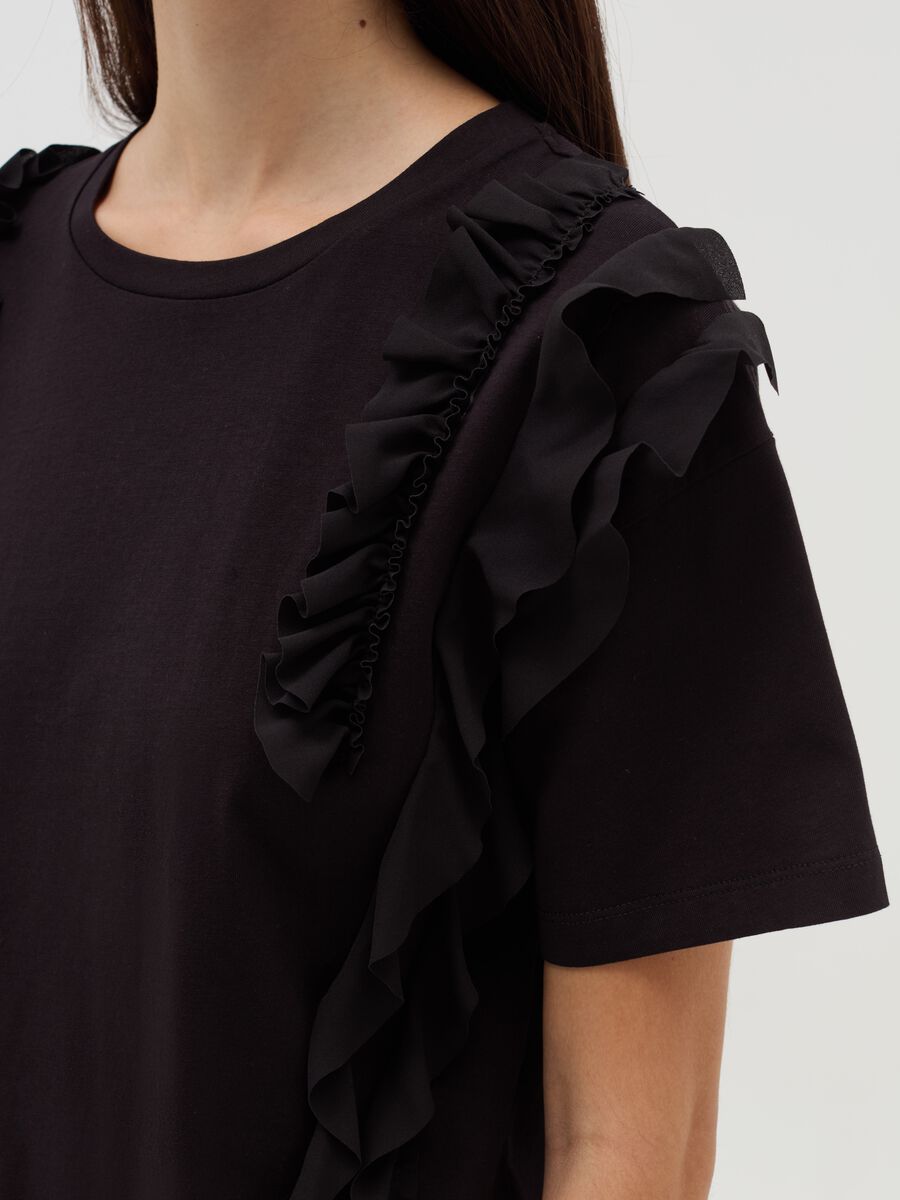 T-shirt with frills and flounce_3