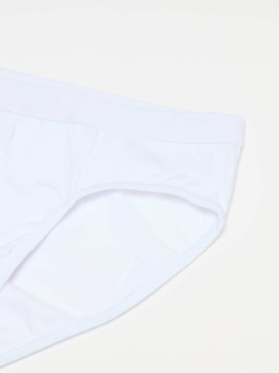 Three-pack briefs with external elastic_0