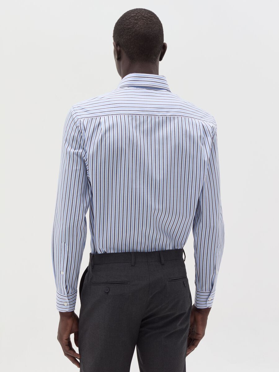 Regular-fit shirt with striped pattern_3