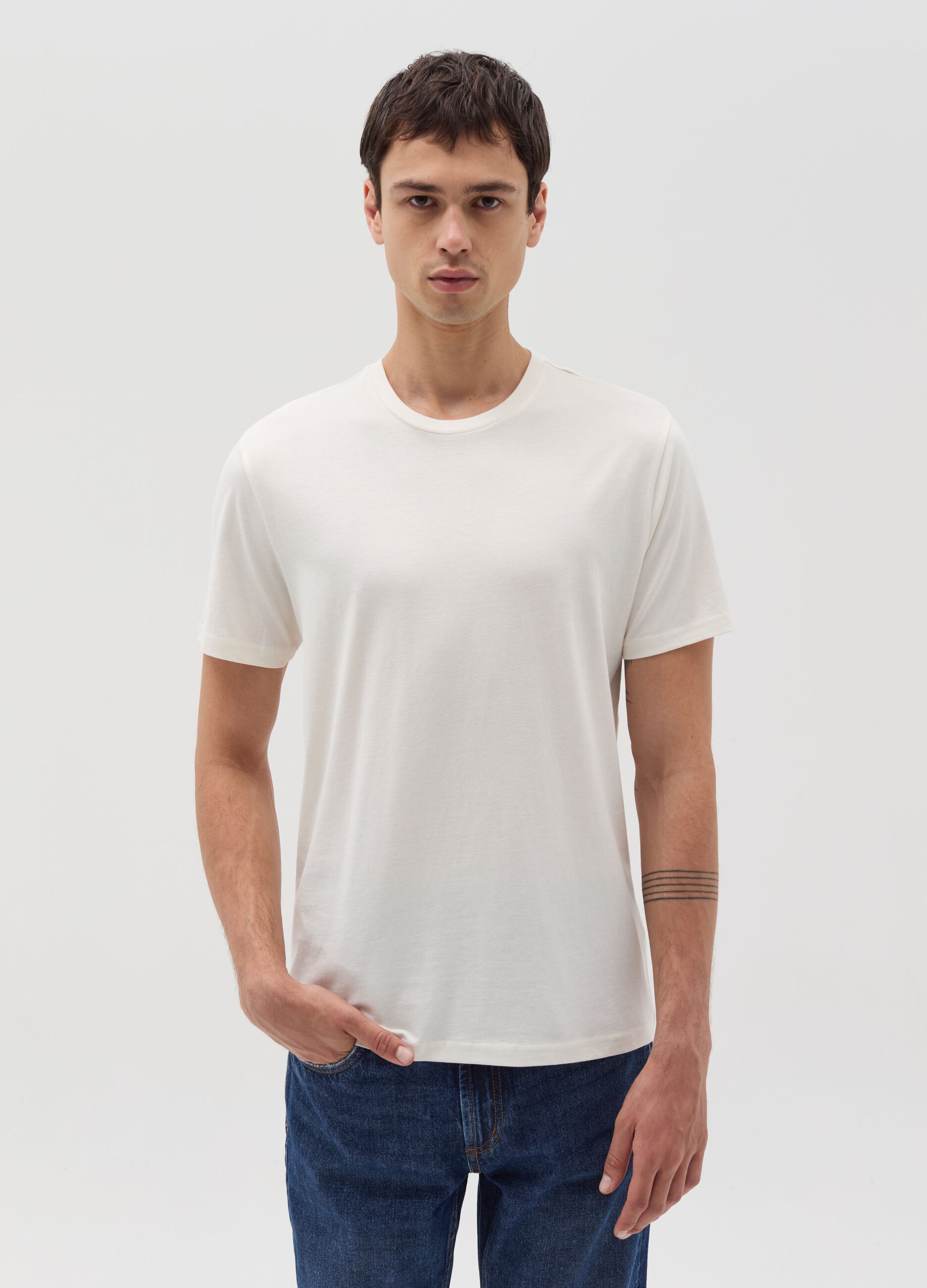 Cotton T-shirt with round neck