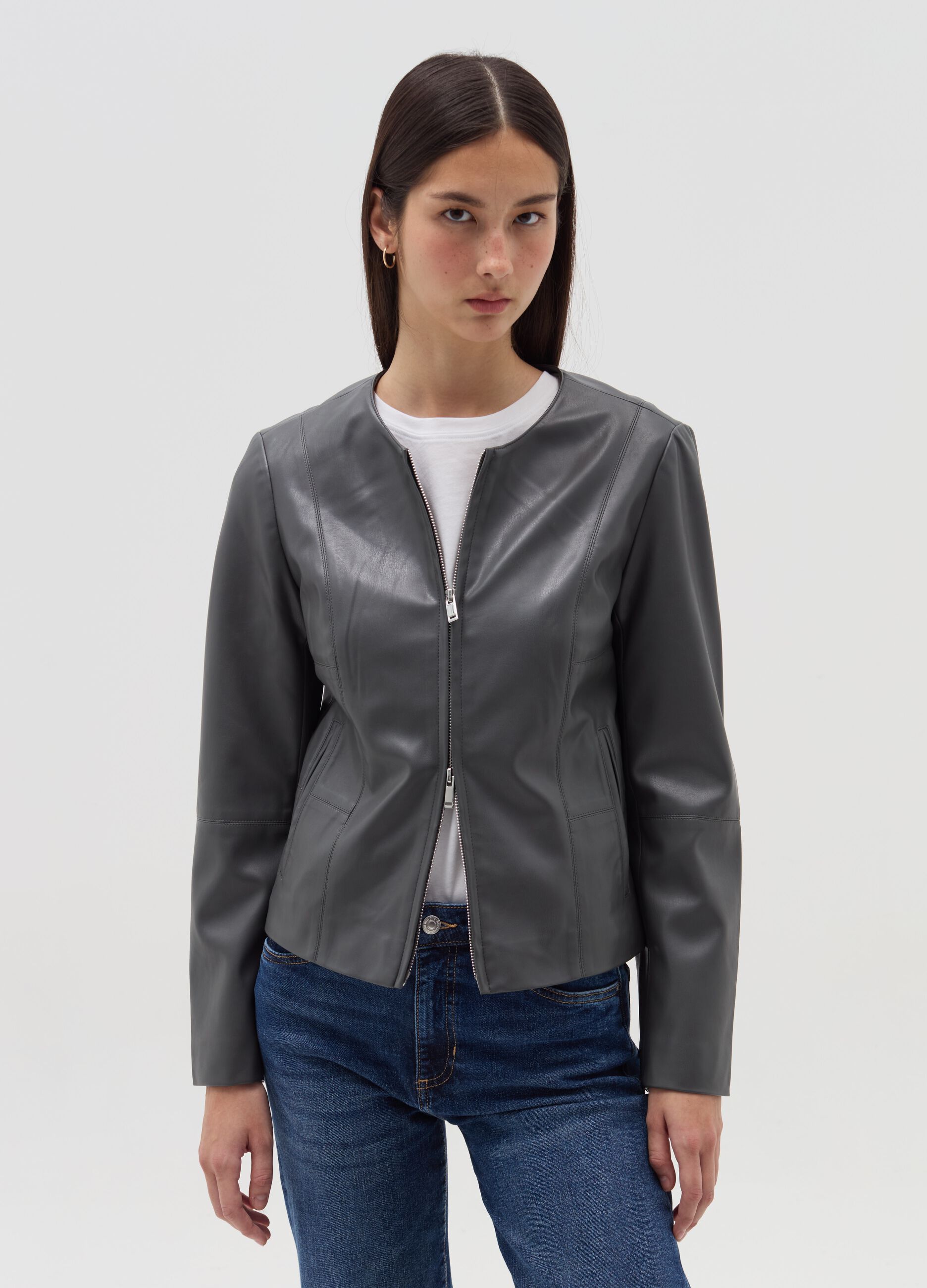 Biker jacket with shiny effect