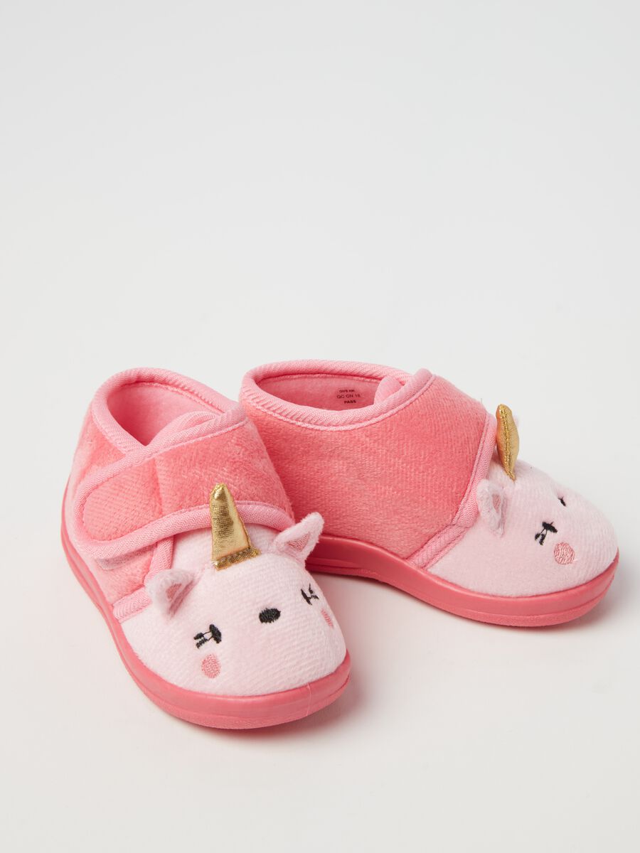 Velour slippers with unicorn embroidery_2