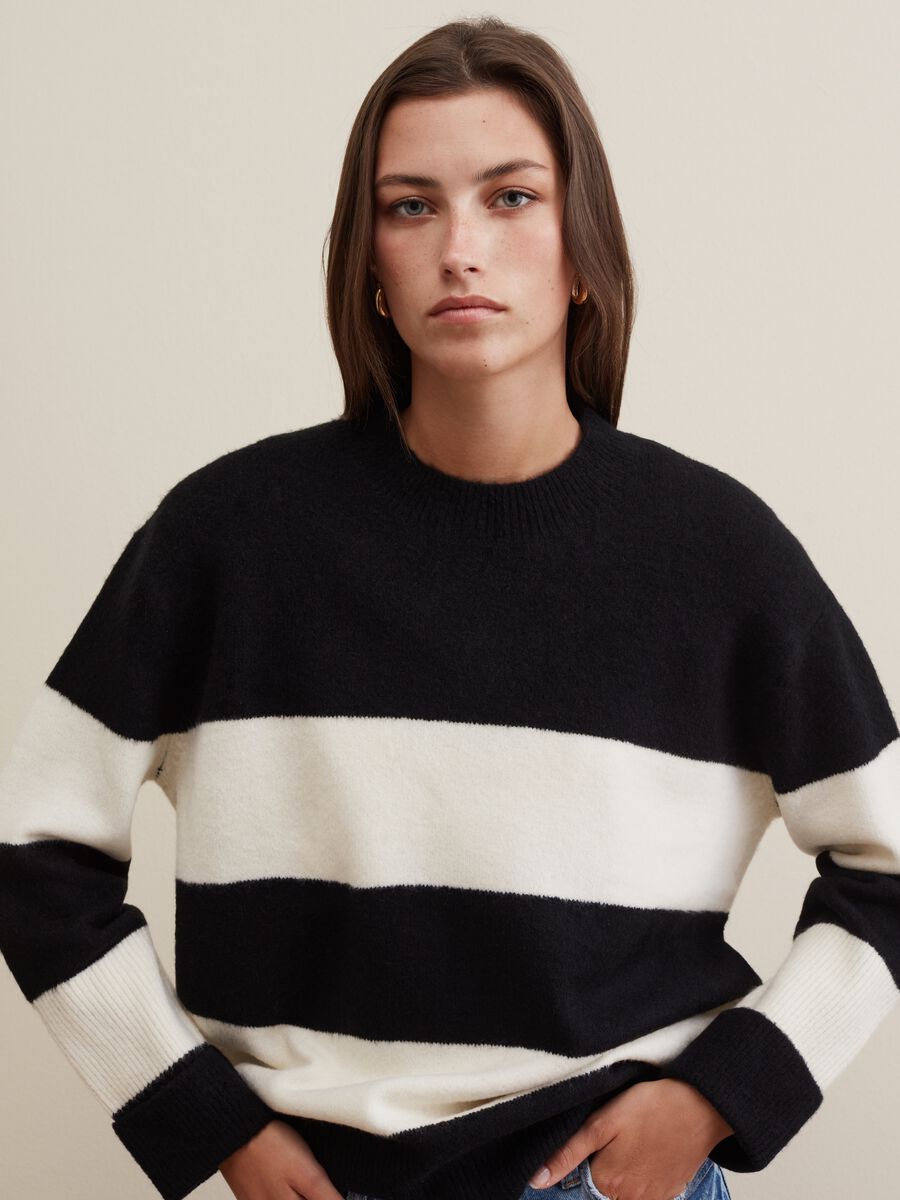 Oversized striped pullover_1