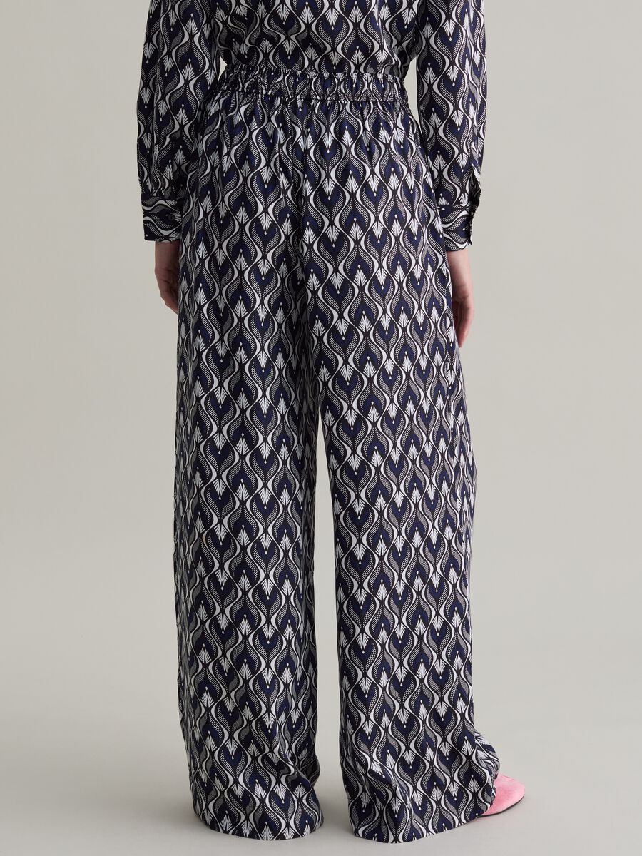 Relaxed-fit trousers with pattern print_2