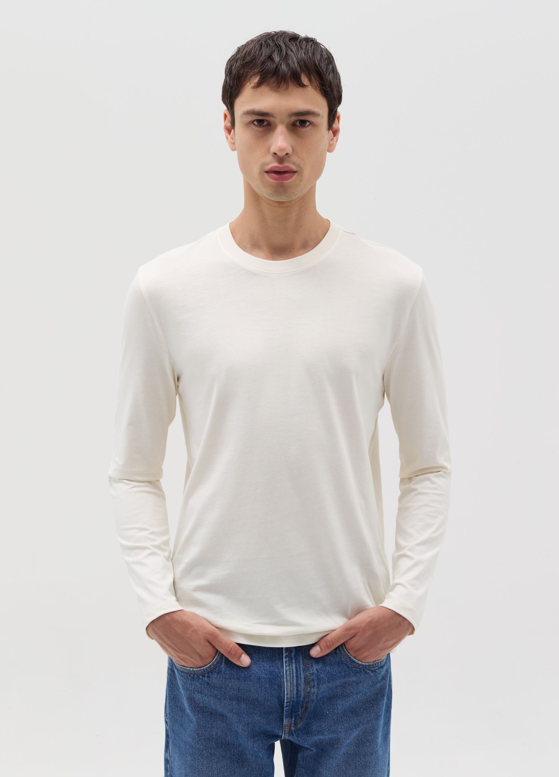 Long-sleeved T-shirt with round neck