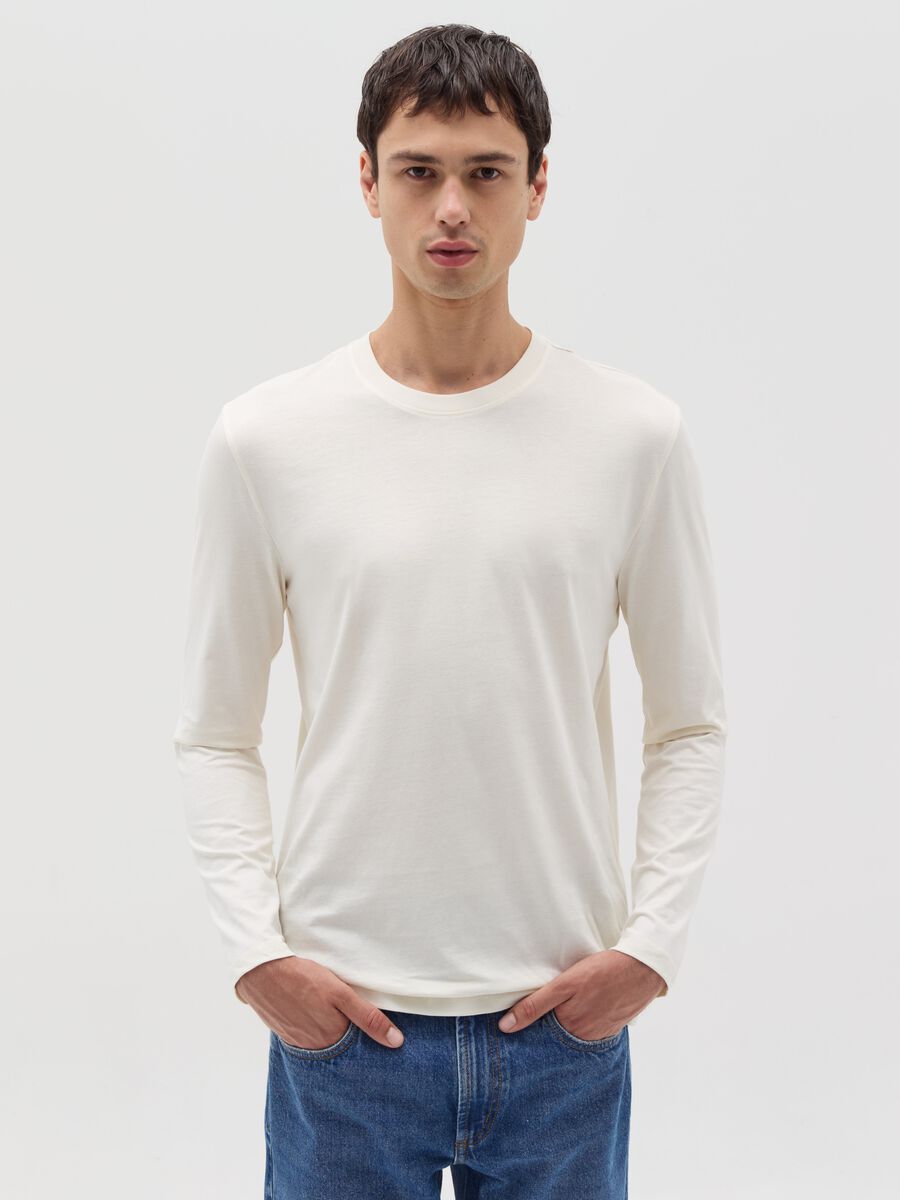 Long-sleeved T-shirt with round neck_1