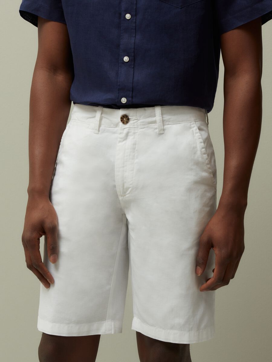 Bermuda chinos in linen and cotton_1