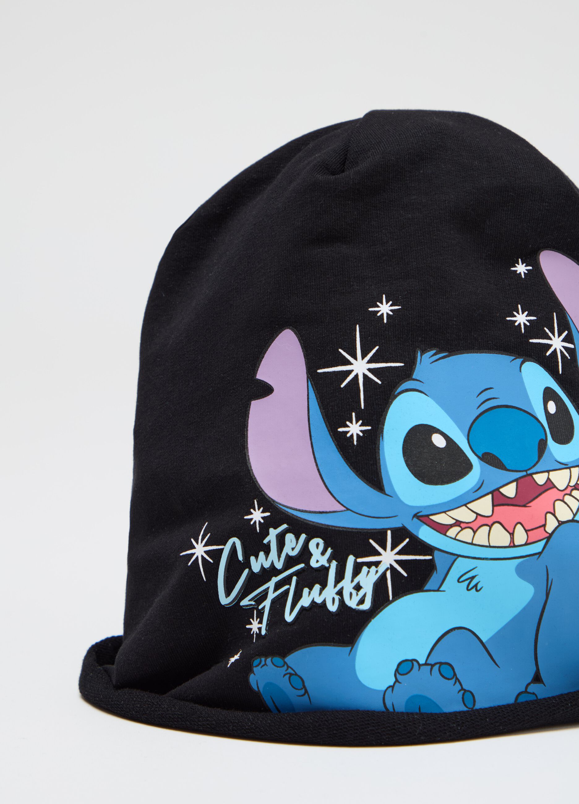 Berretto felpato stampa Stitch "Cute & Fluffy"