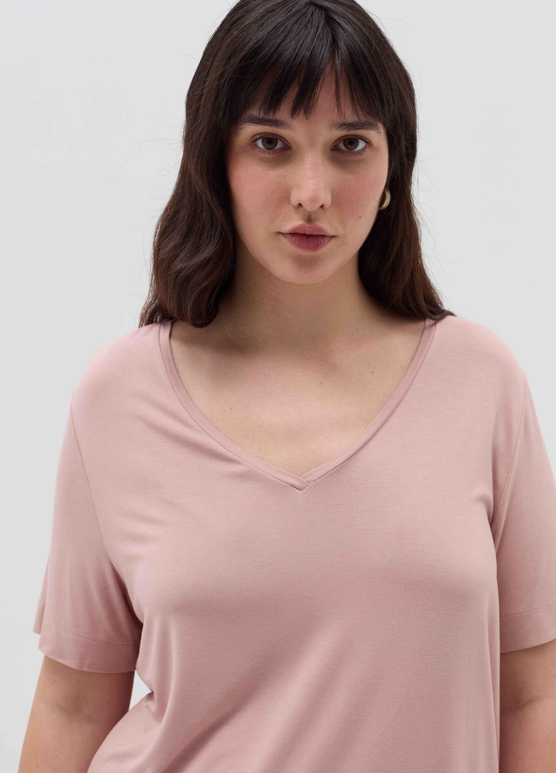 Curvy V-neck T-shirt