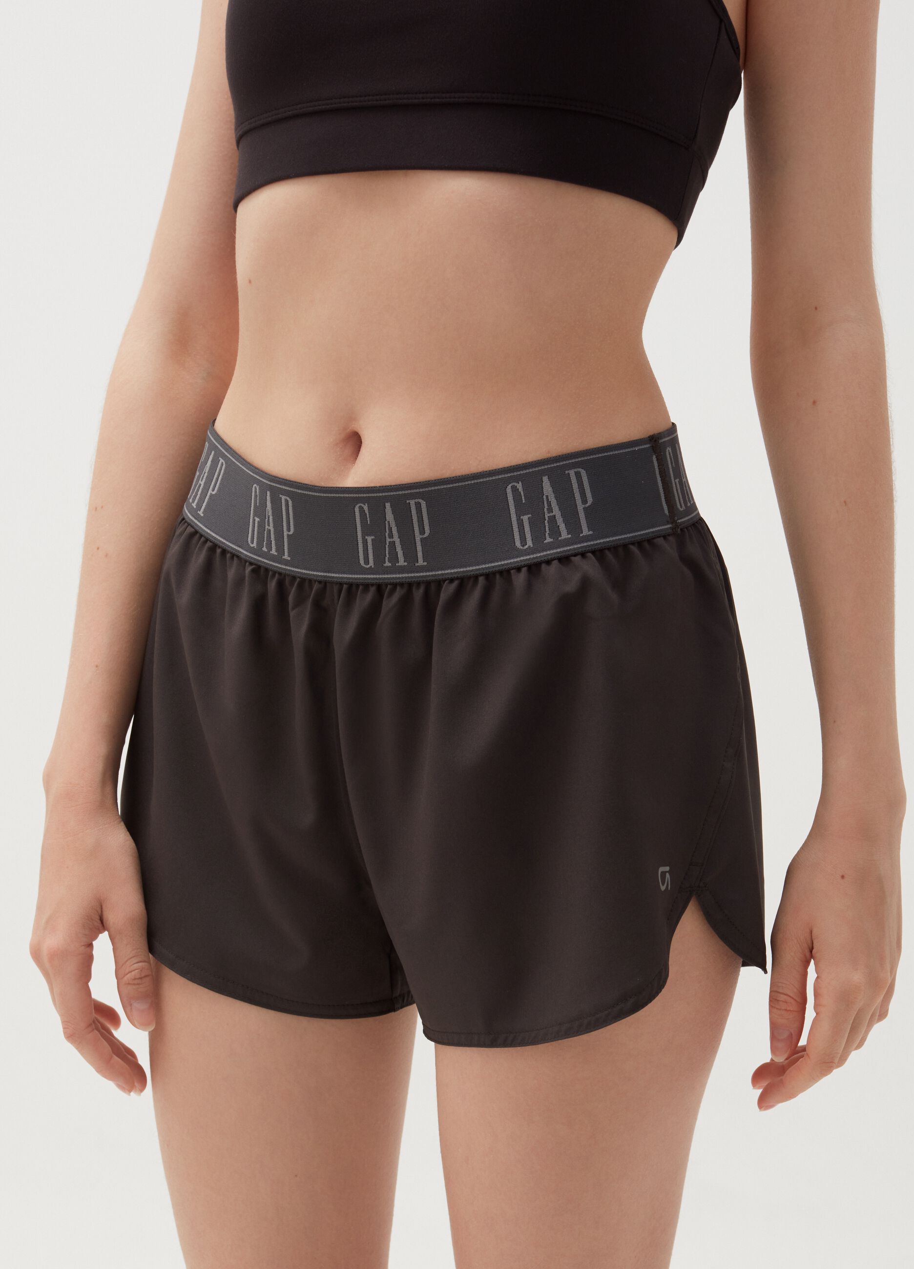 Shorts with logo on waist