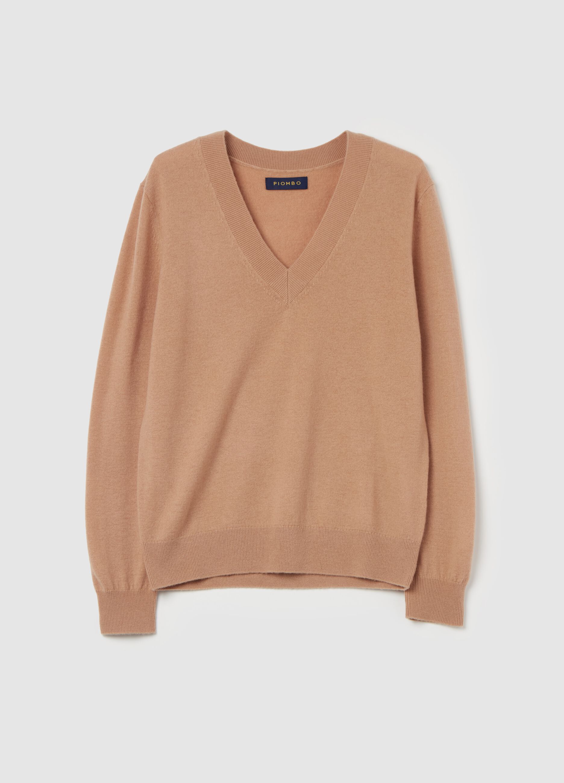 V-neck pullover in wool