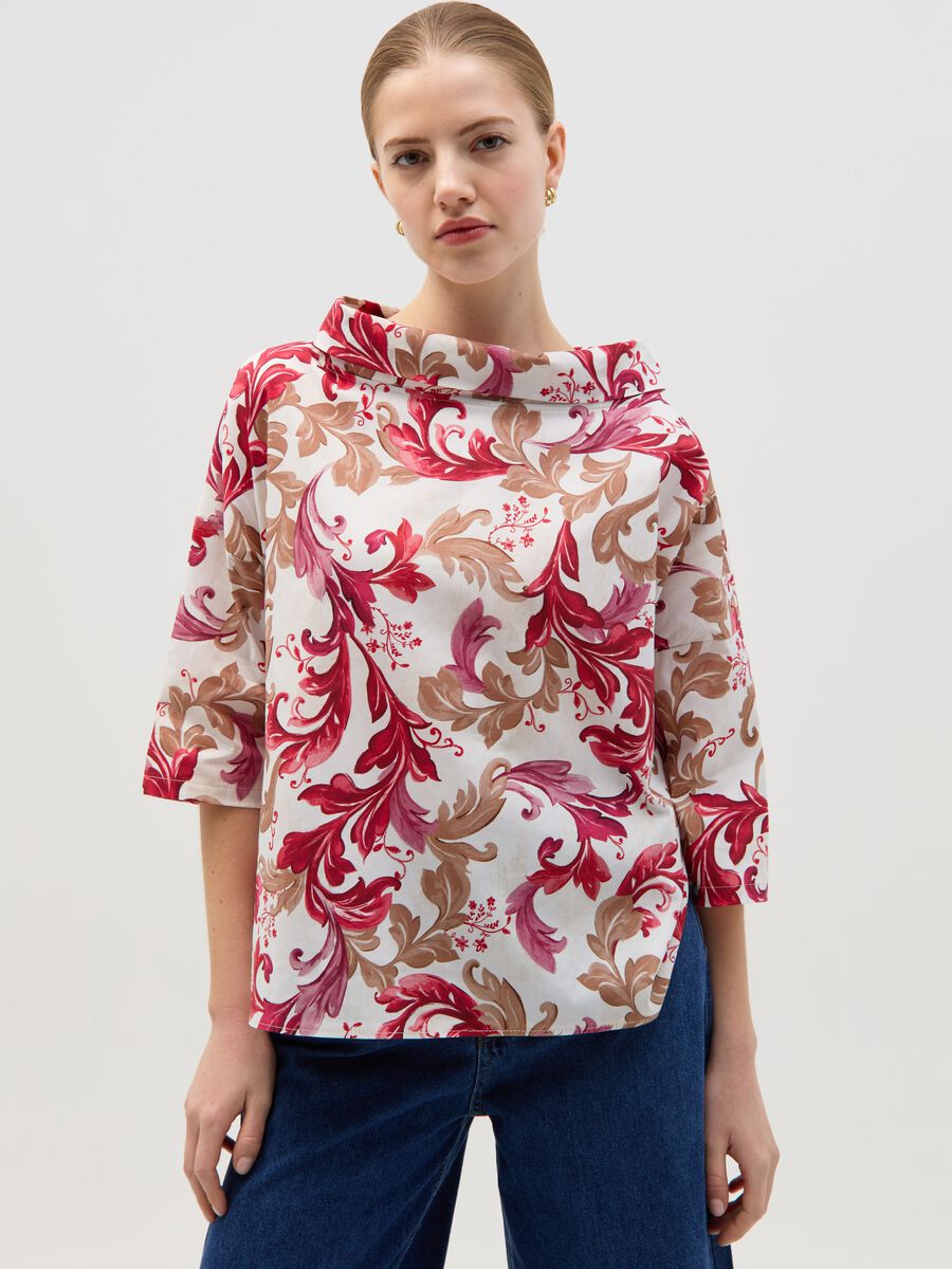 Blouse with folded collar and patterned print_0